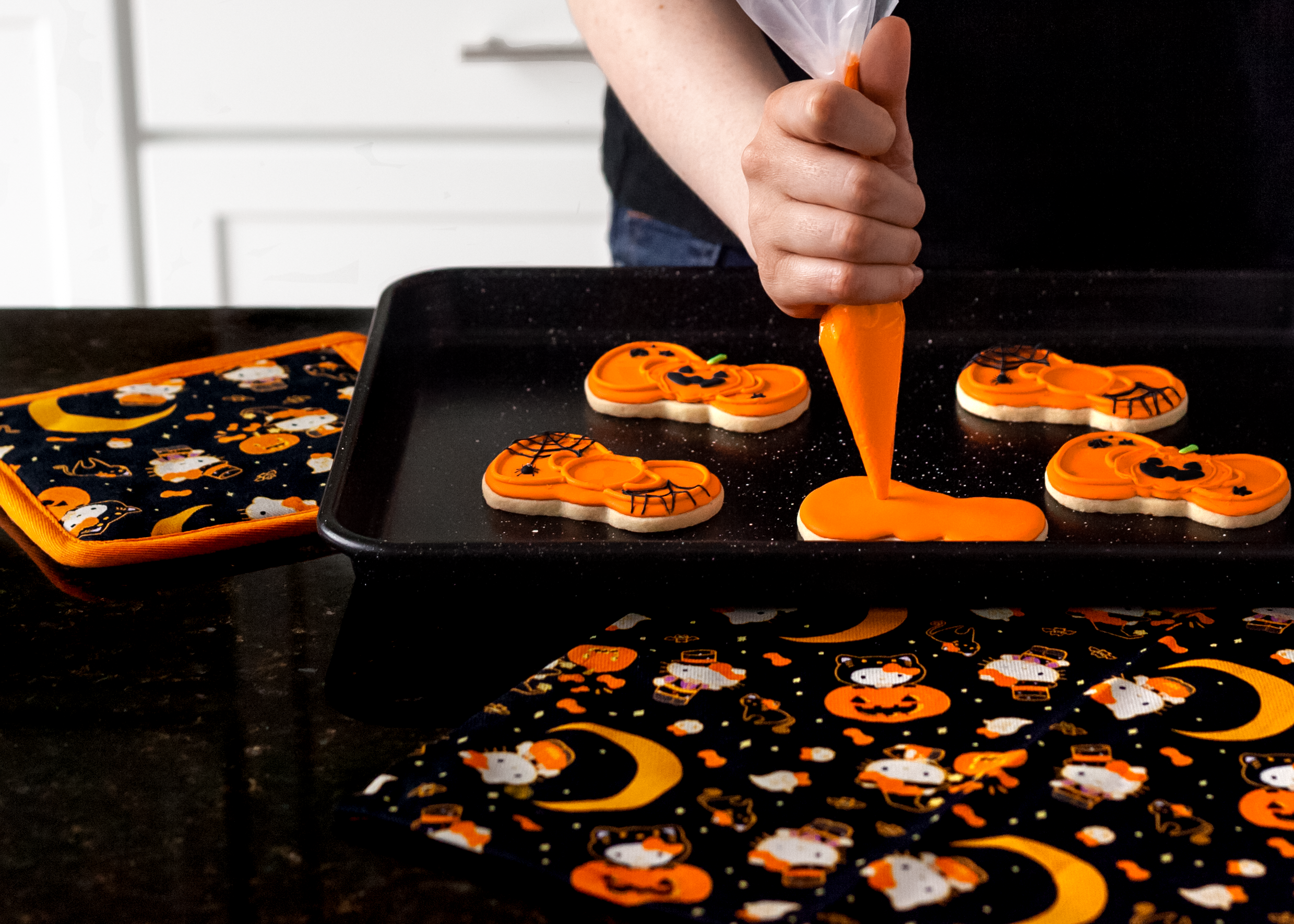 Hello Kitty Spooky Cookie Cutter Set with Spatula Huge Surprise Cheap Online