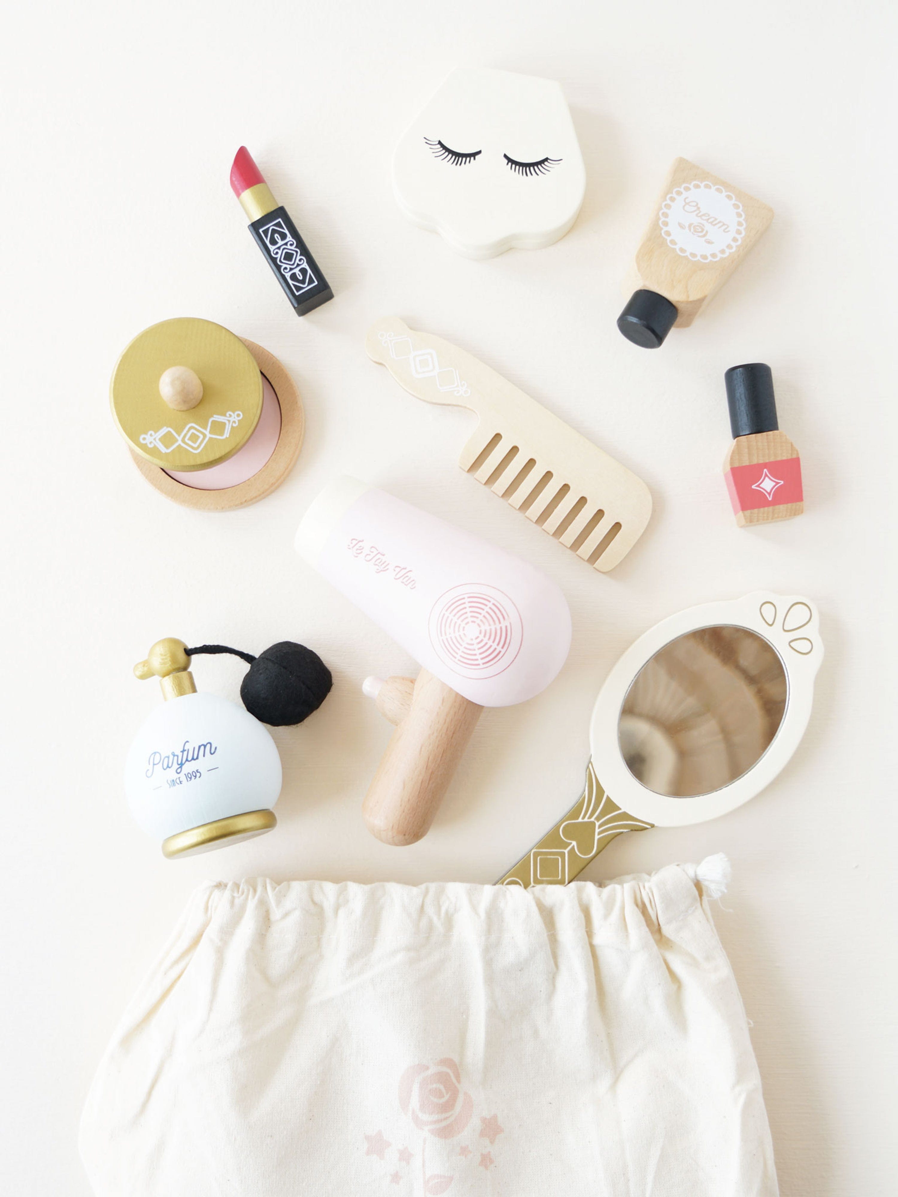 Le Toy Van Vanity Star Beauty Kit-11 Piece ( W:10 x D:5 x H11cm) 2025 Sale Online