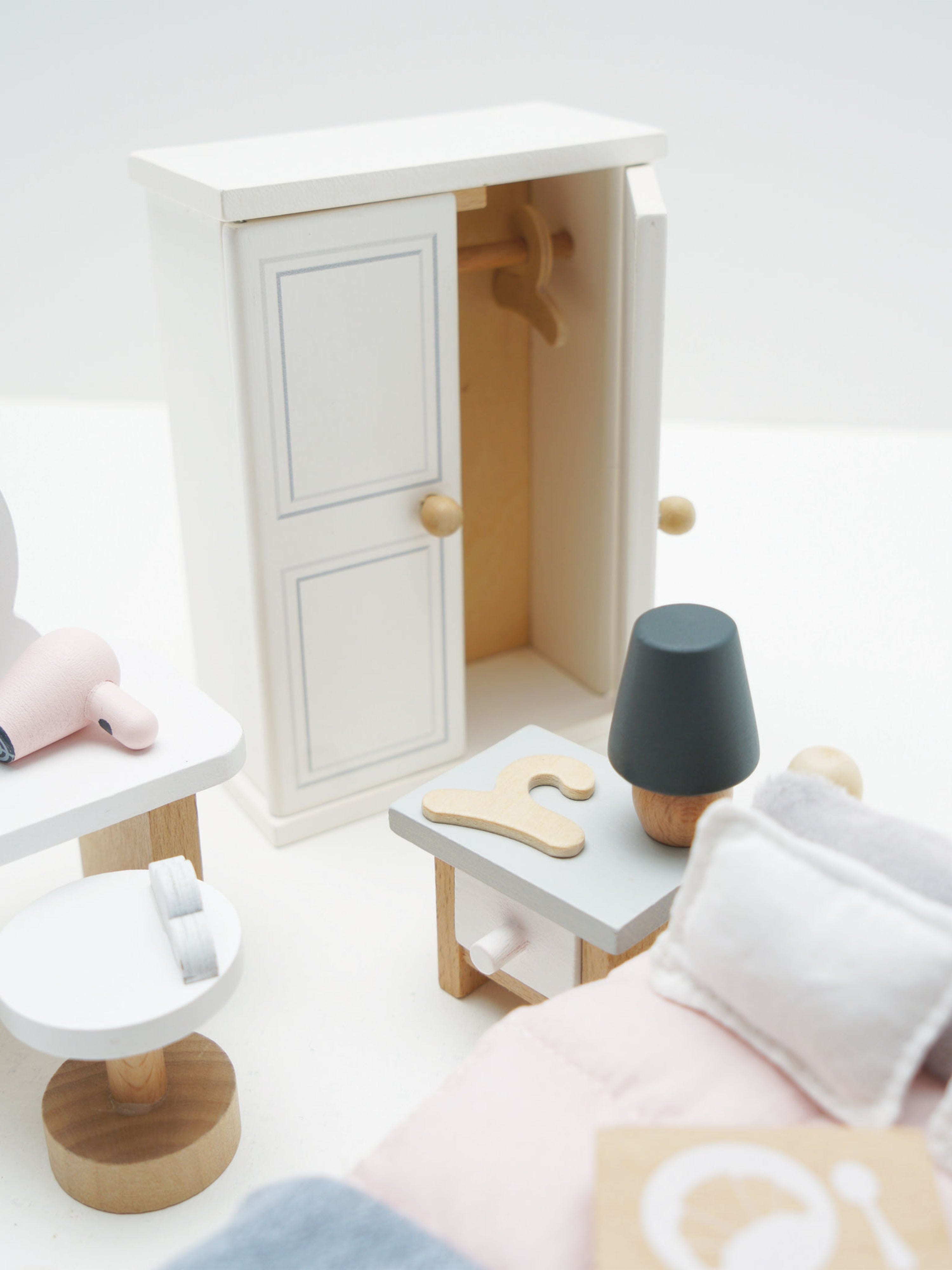 Le Toy Van Wooden Dolls House Bedroom-19 Piece (10.5cm x 5.8cm x 14.8cm) Cheap Sale Online