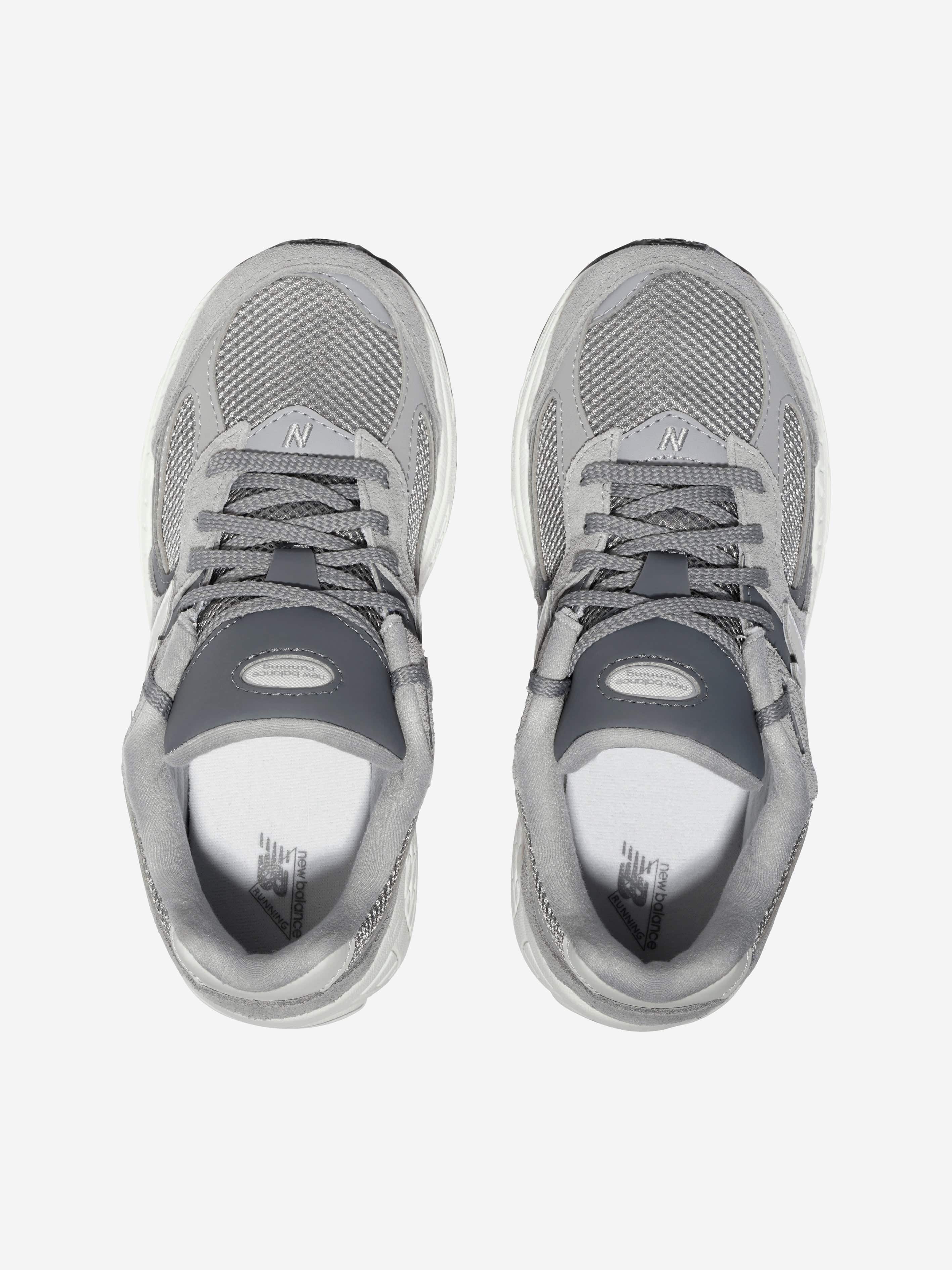 New Balance Kids 2002 Lace Up Logo Trainers in Grey Cheap Sale Manchester Great Sale