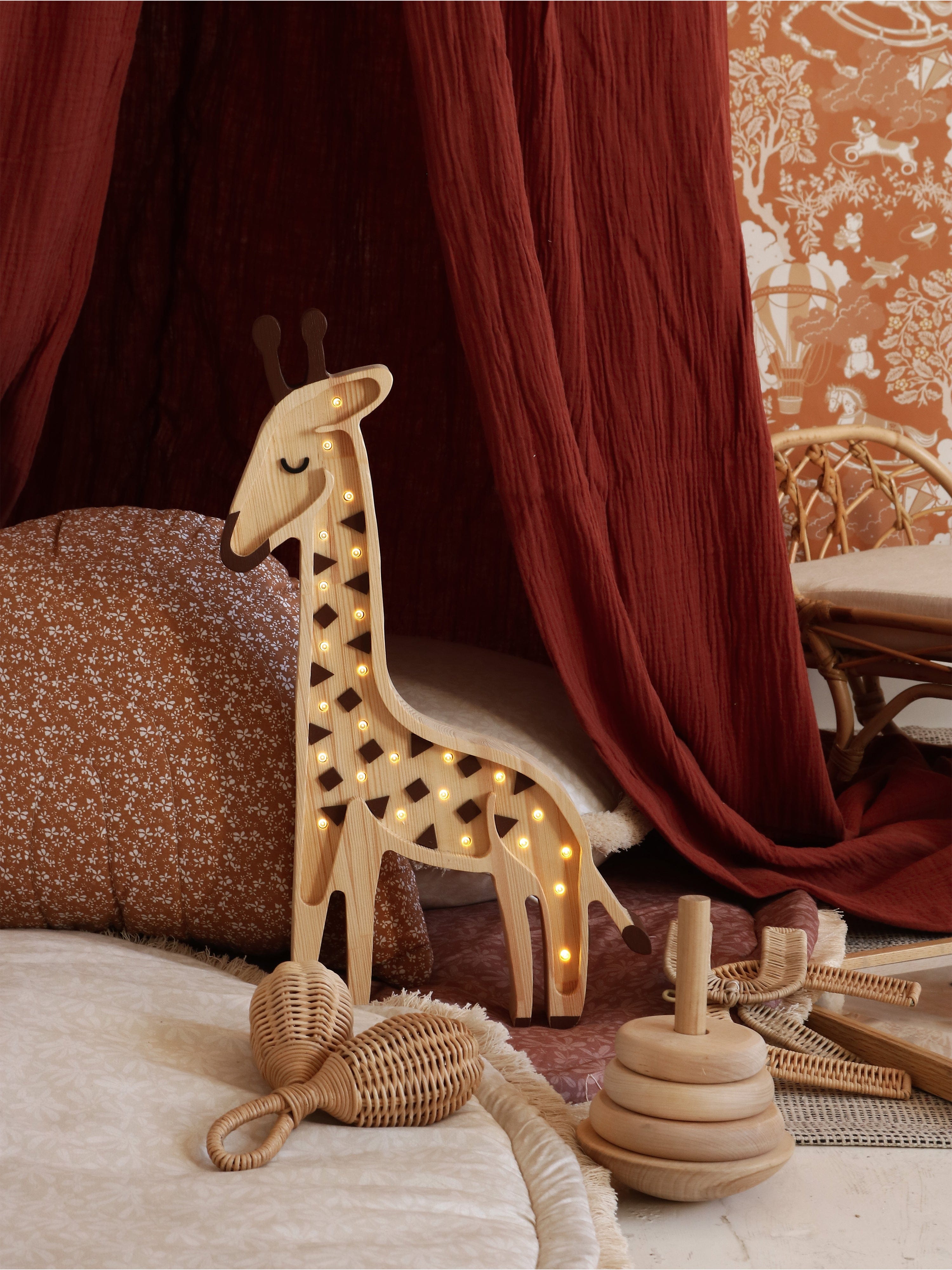 Little Lights Giraffe Lamp in Beige (46x23x5.5 cm) Finishline