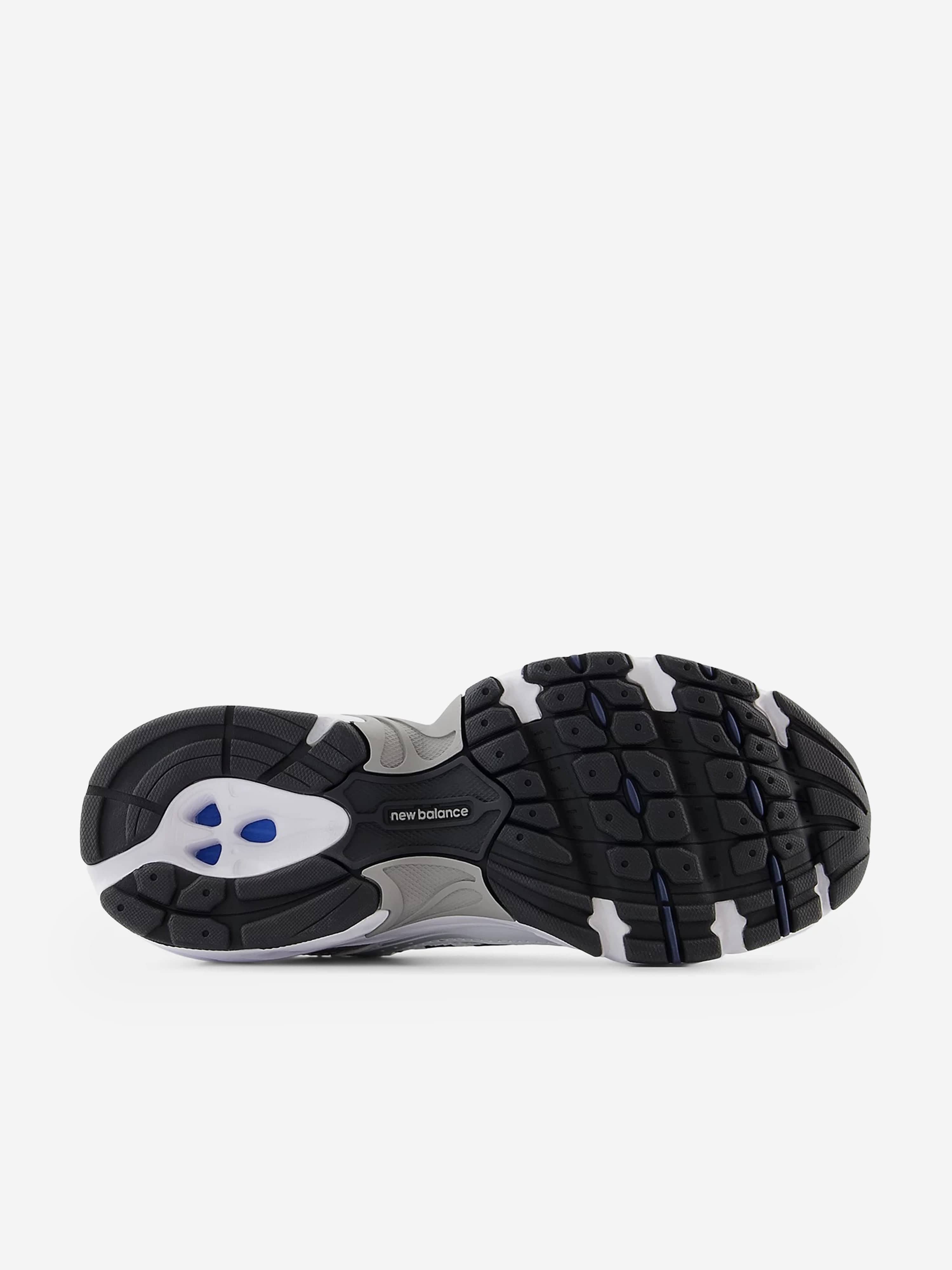 Kids 530 Trainers in White Clearance Exclusive